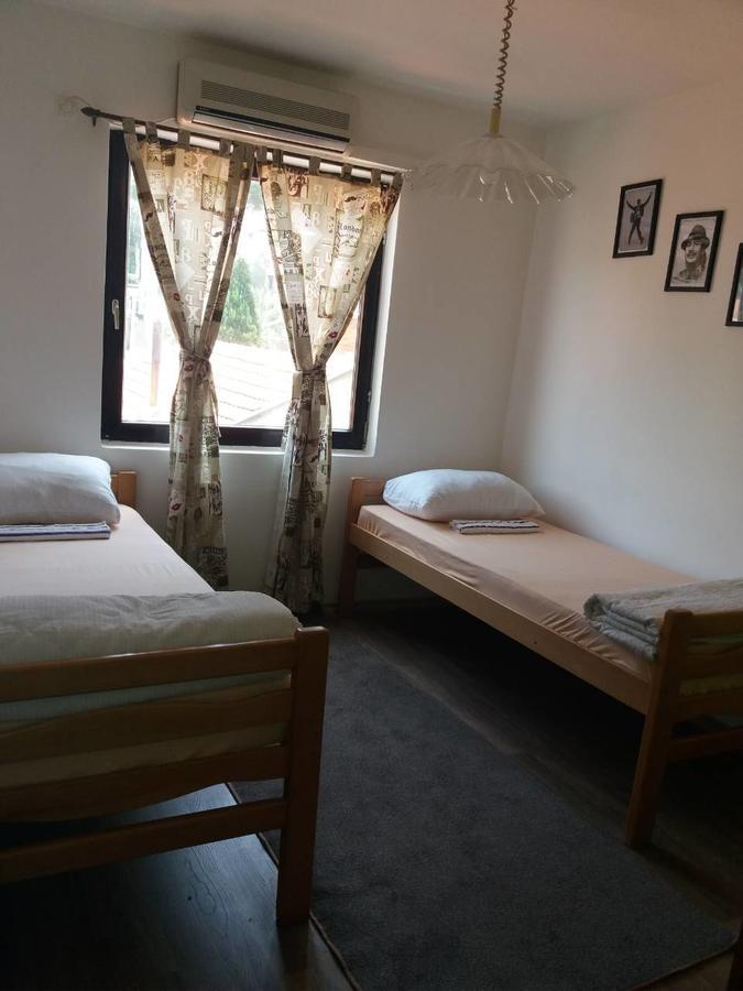 Balkaneros Hostel Мостар Экстерьер фото