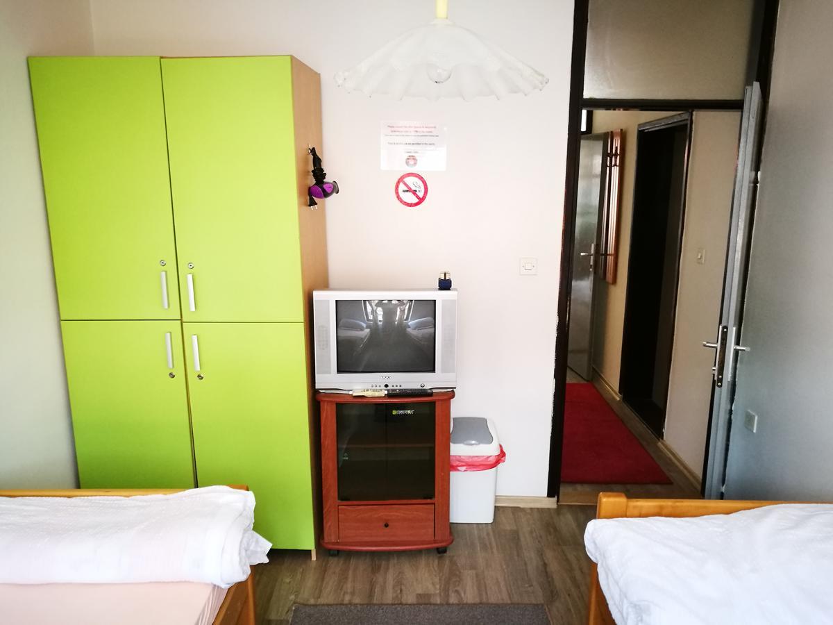 Balkaneros Hostel Мостар Экстерьер фото