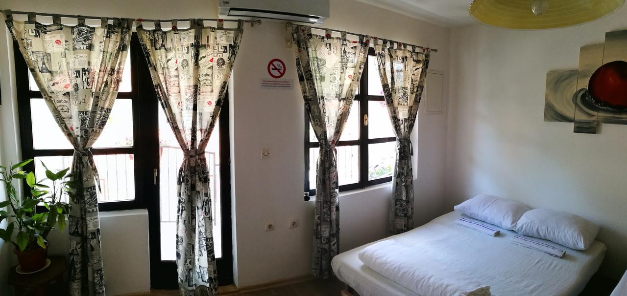 Balkaneros Hostel Мостар Экстерьер фото