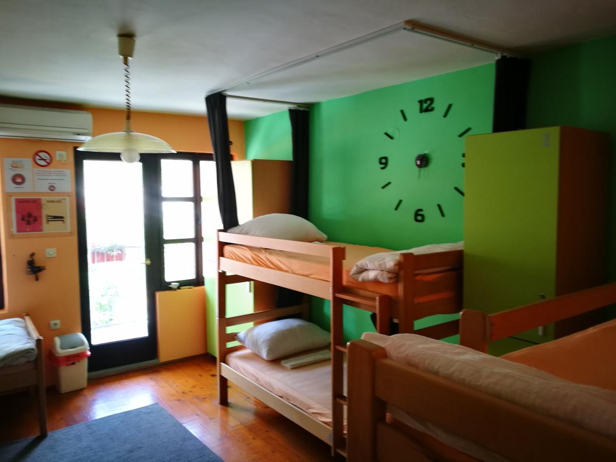 Balkaneros Hostel Мостар Экстерьер фото