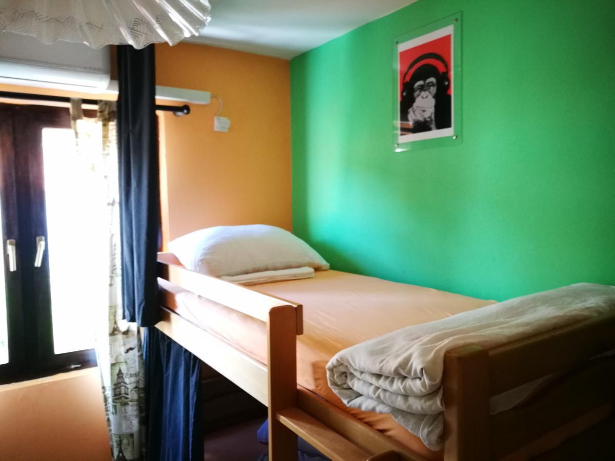 Balkaneros Hostel Мостар Экстерьер фото
